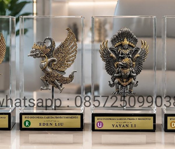 Piala Custom Kuningan